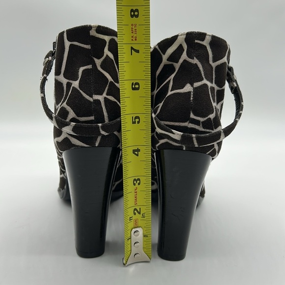 2168- Stuart Weitzman Giraffe Print Ankle Boots – Size 7 – Gently Worn - Picture 6 of 12